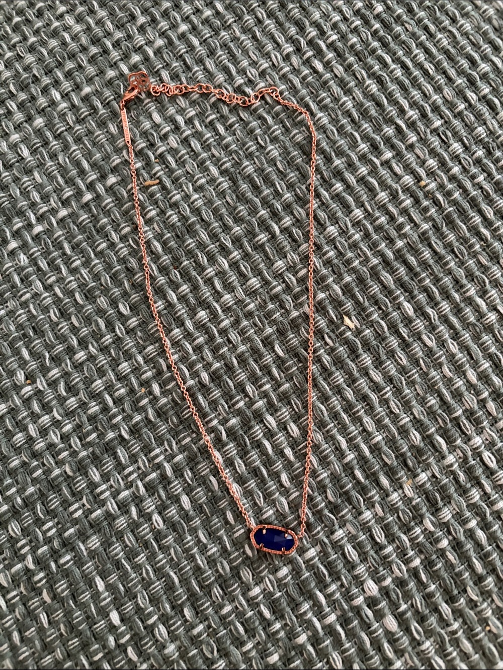 Kendra Scott necklace